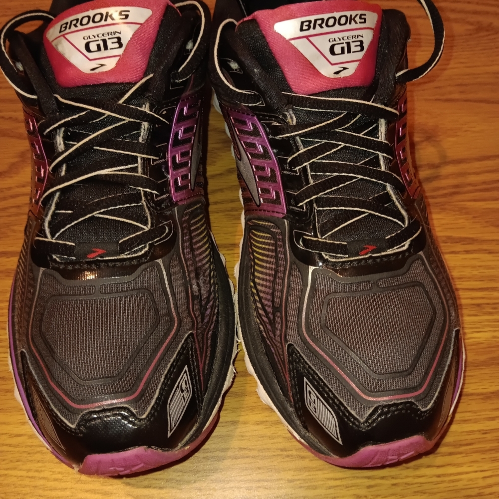 Brooks shoes size 9